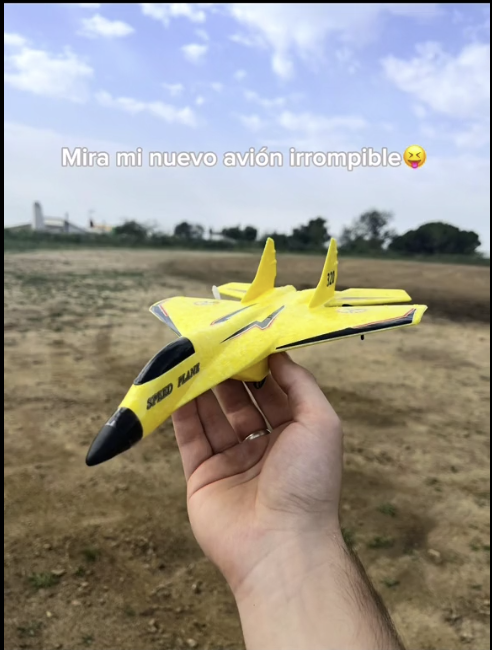 Avión Teledirigido Indestructible